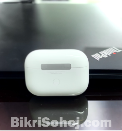 Apple Airpods Pro with Wireless Charging Case